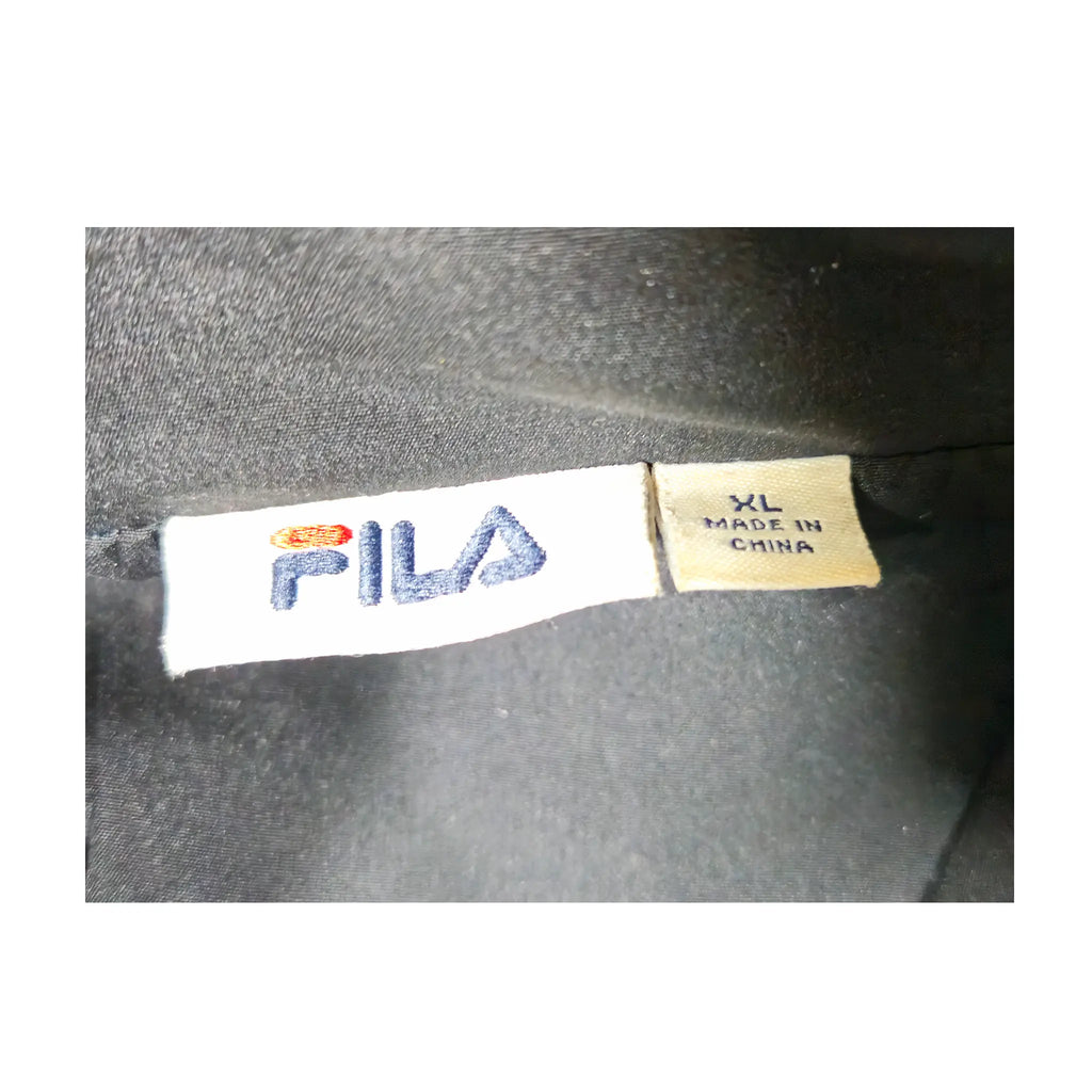 Fila sort vindjakke med nålestripete passpoil